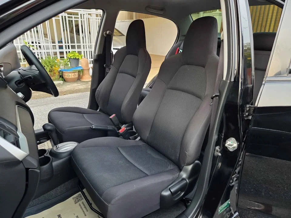2016 Honda Brio Amaze I 3