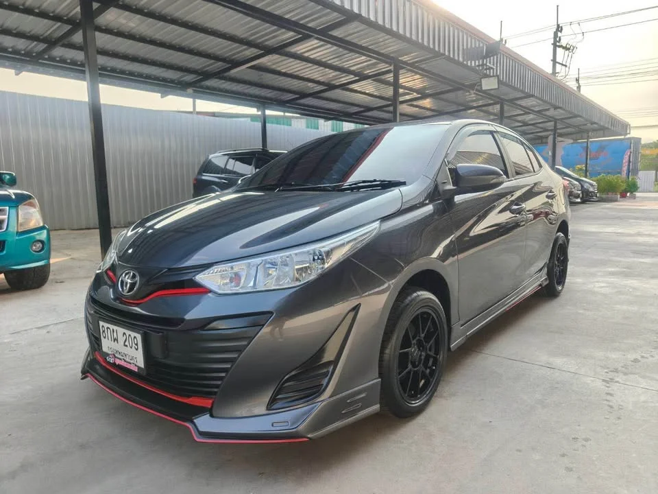 2019 Toyota Yaris ATIV III 2