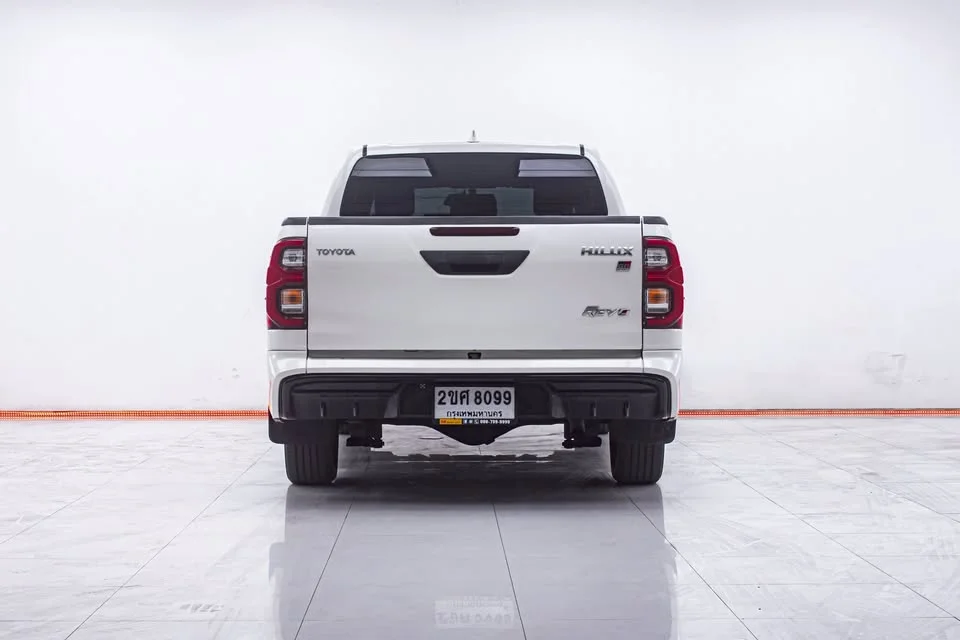 2022 Toyota Hilux VIII 2
