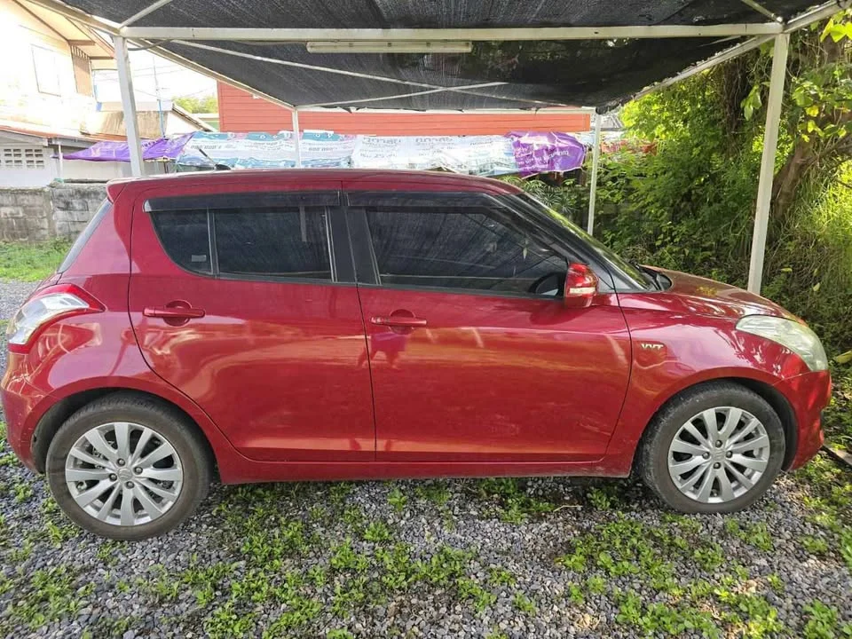 2013 Suzuki Swift II 3