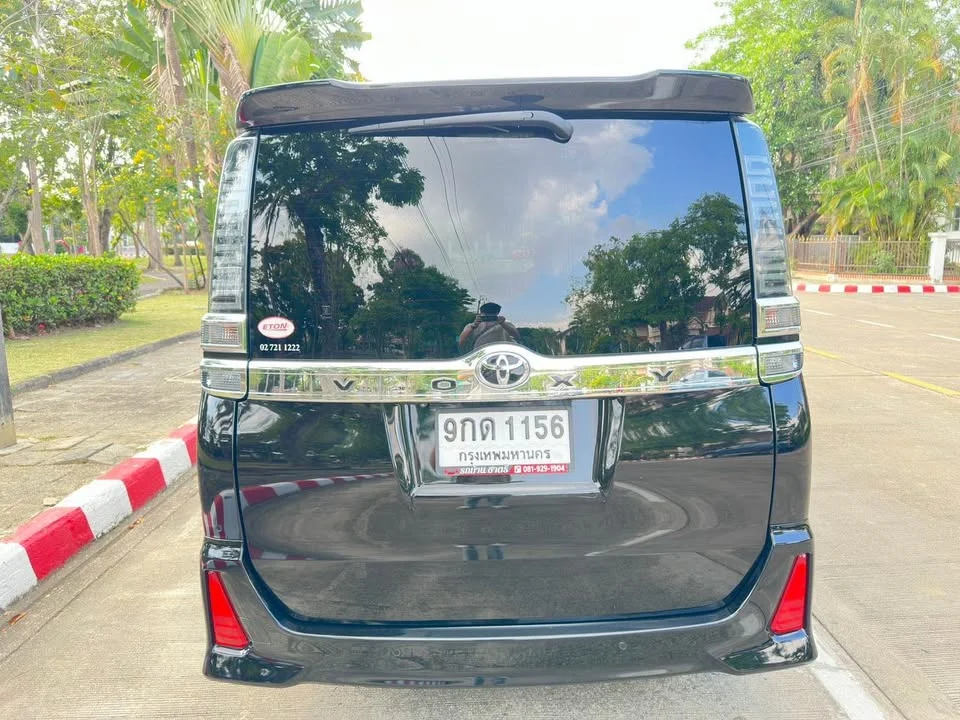 2019 Toyota Voxy III 2