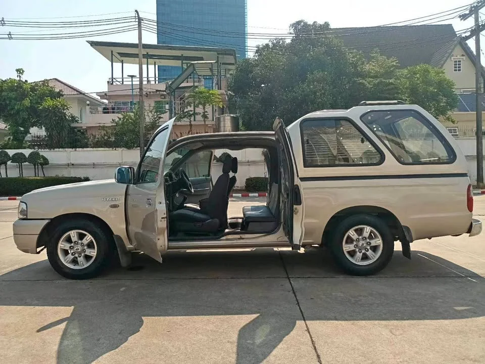 2006 Mazda 2500 Fighter V 2