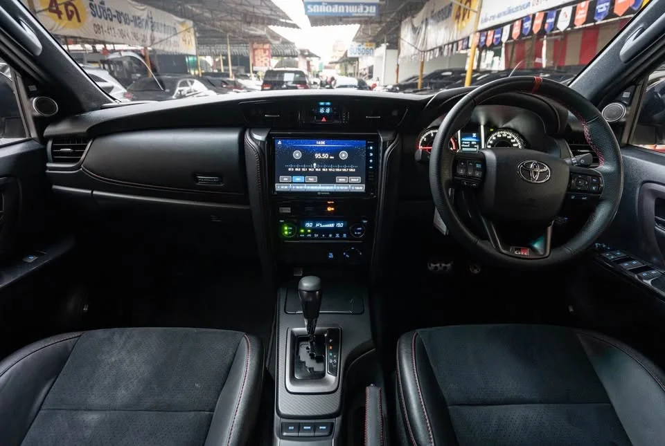 2023 Toyota Fortuner II 3