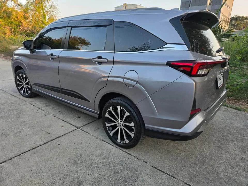 2022 Toyota Veloz III 2