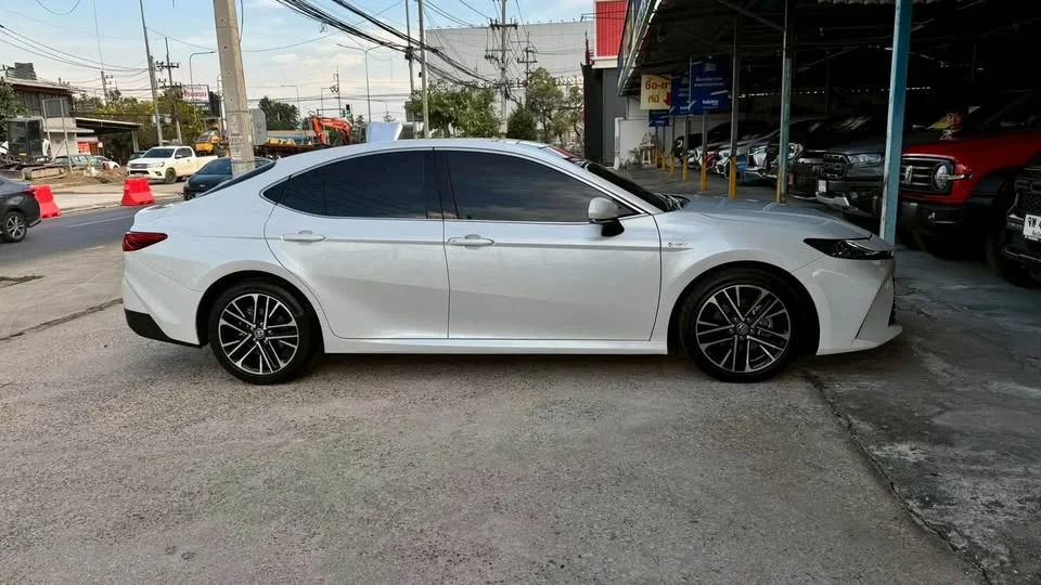 2025 Toyota Camry VIII (XV70) 2