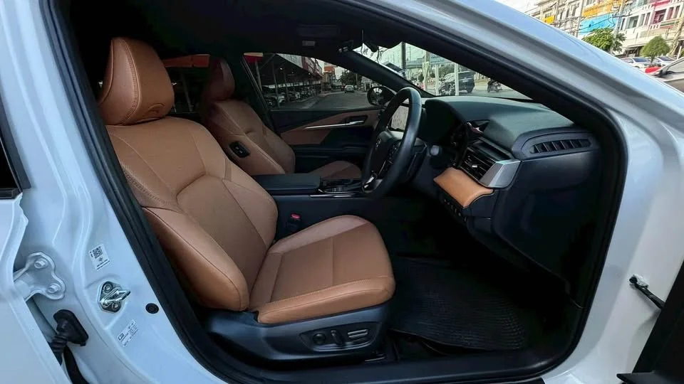 2025 Toyota Camry VIII (XV70) 3