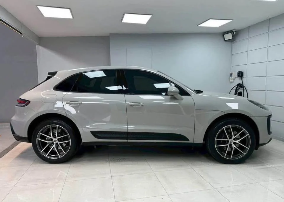 2023 Porsche Macan I 3