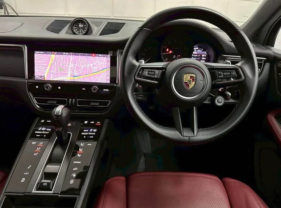 2023 Porsche Macan I 2