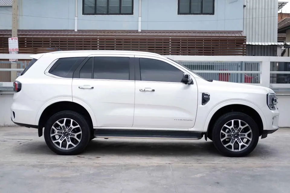 2024 Ford Everest III 3
