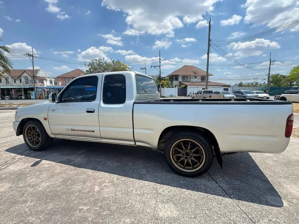 2004 Toyota Hilux Tiger VI 3