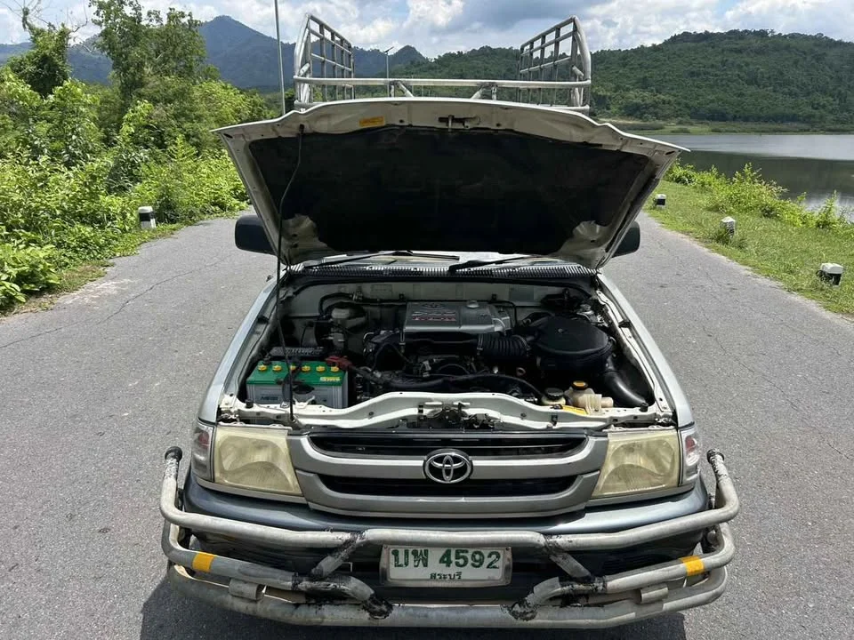 2004 Toyota Hilux Tiger VI 3