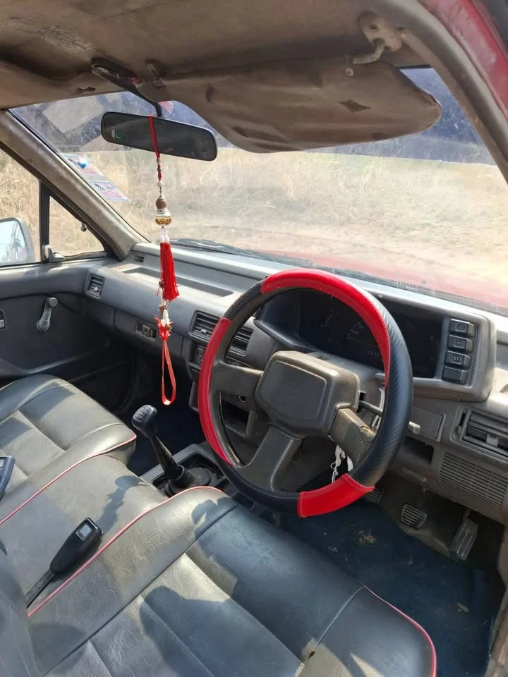 1990 Isuzu TFR III 2