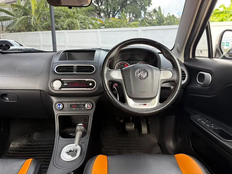 2016 MG 3 II 3