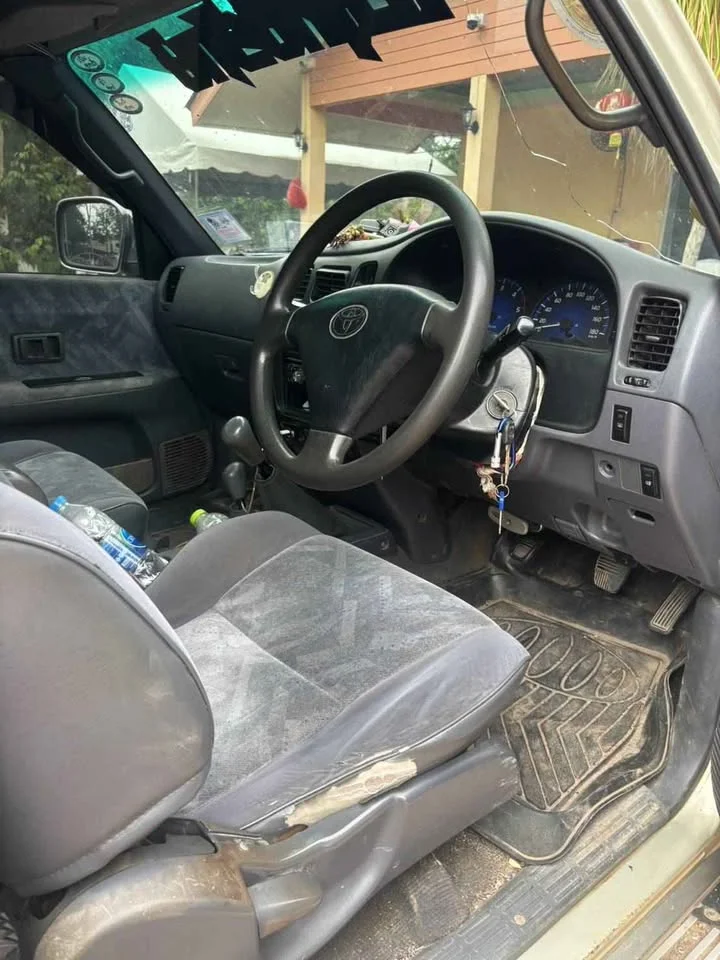 2002 Toyota Hilux Tiger VI 2