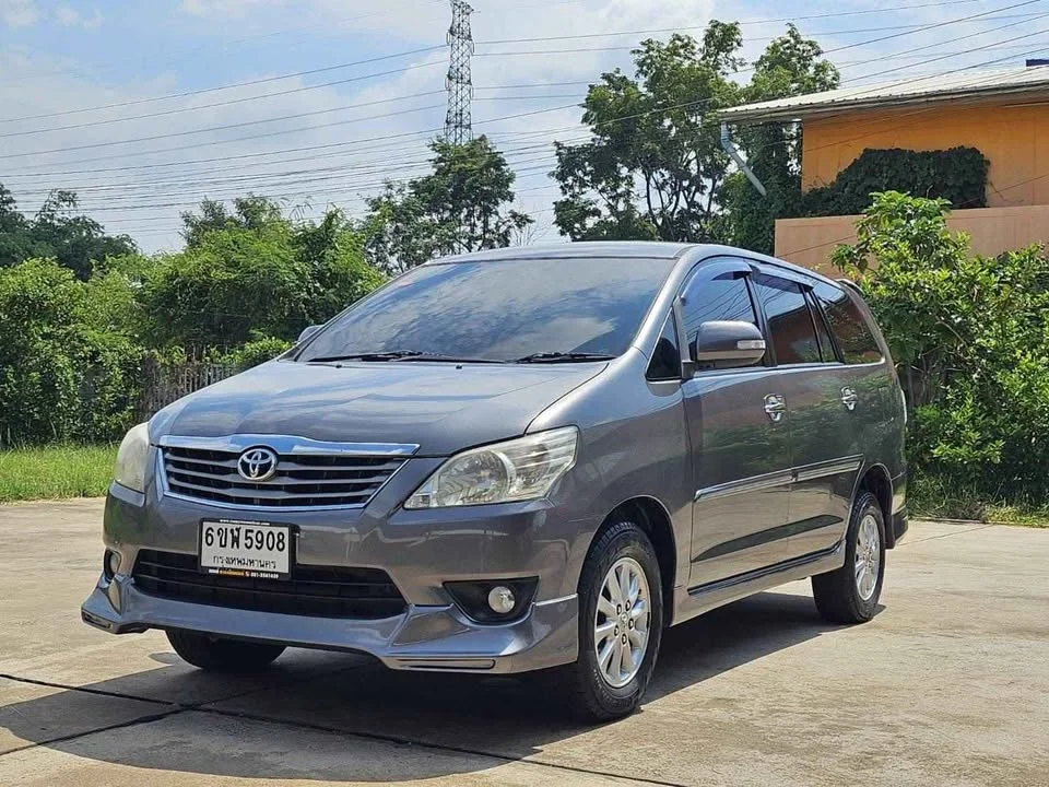 2013 Toyota Innova I 3