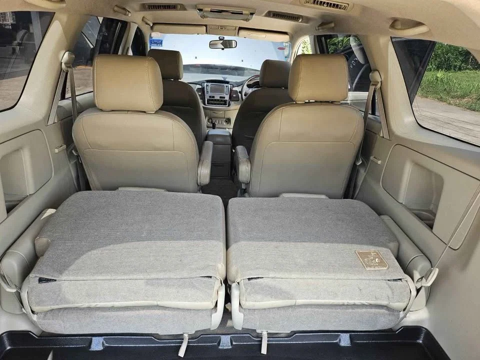2013 Toyota Innova I 2