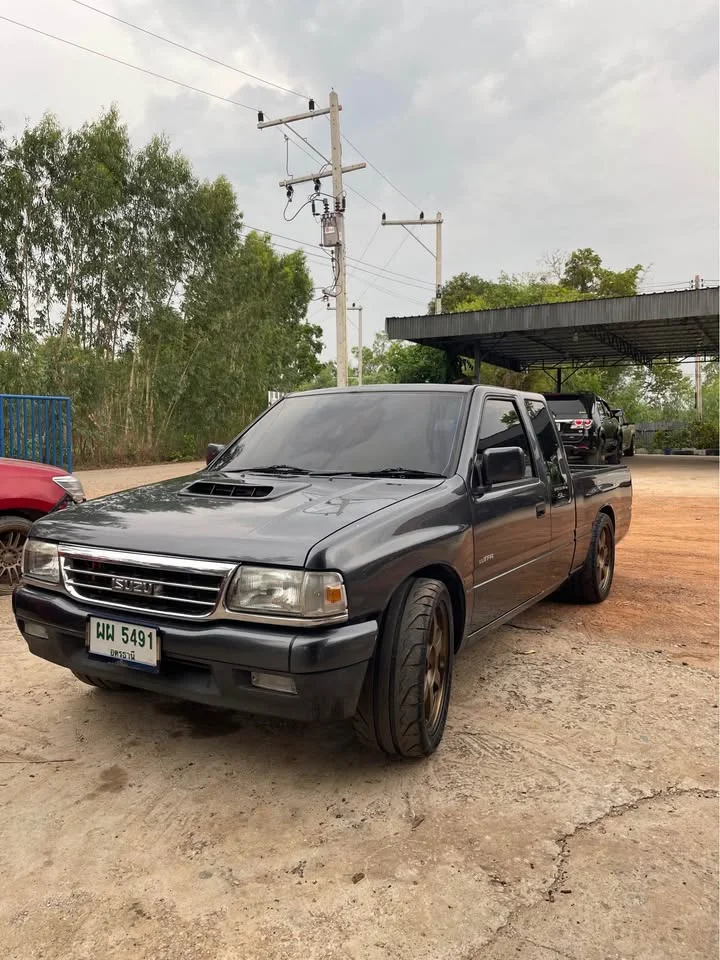 1995 Isuzu TFR III 3