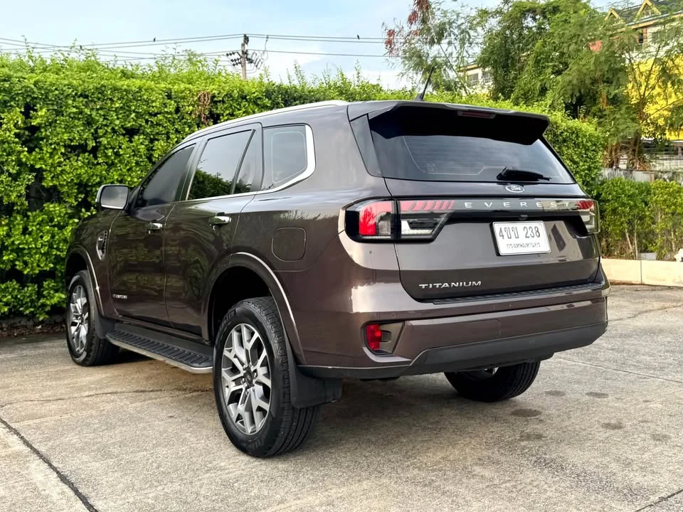 2023 Ford Everest III 2
