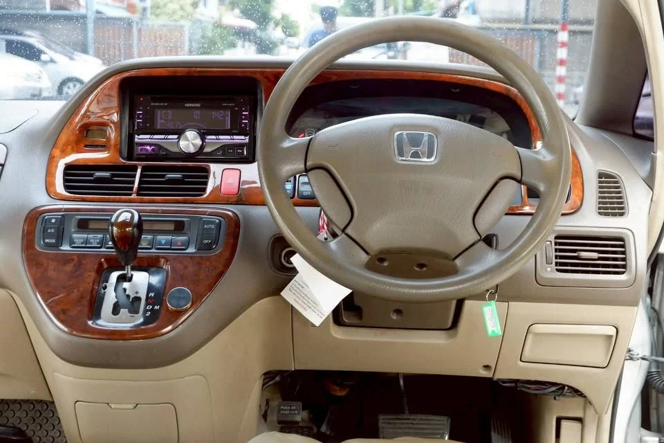 2000 Honda Odyssey II 2