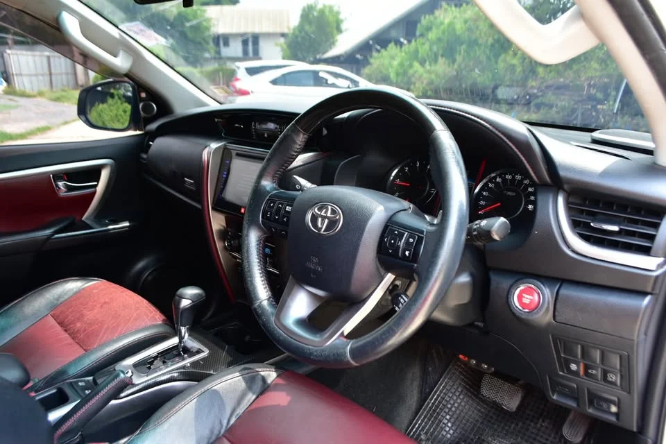 2016 Toyota Fortuner II 2