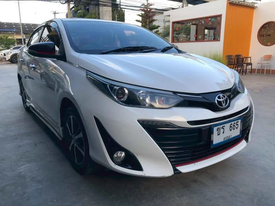 2018 Toyota Yaris ATIV III 2