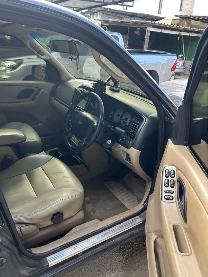 2004 Ford Escape I 3