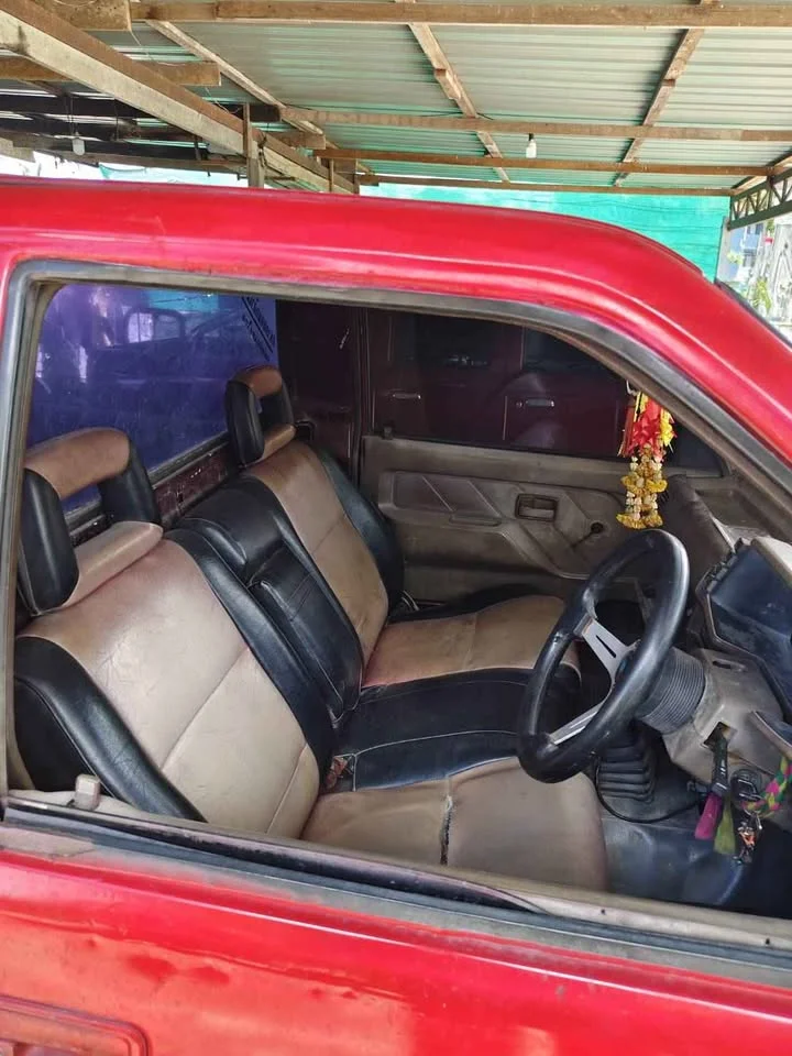 1999 Isuzu TFR III 2