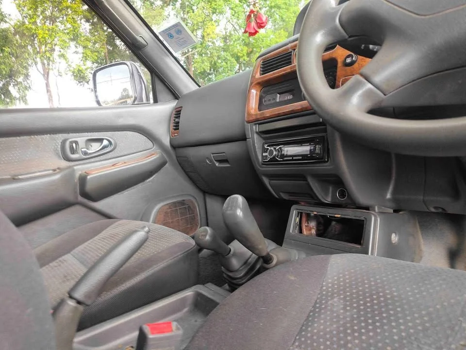 2004 Mitsubishi Strada III 2