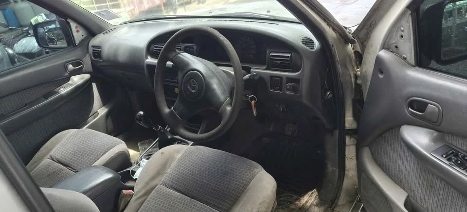 2001 Mazda 2500 Fighter V 2