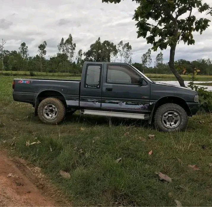 1996 Isuzu TFR III 3