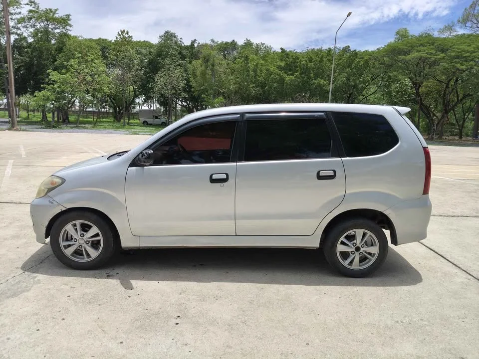 2005 Toyota Avanza I 3