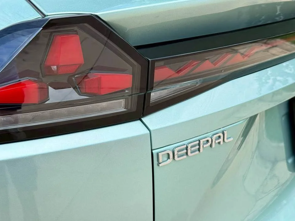 2024 Deepal S07 3