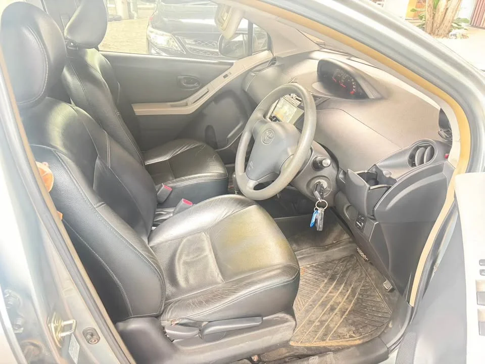 2006 Toyota Yaris II 2