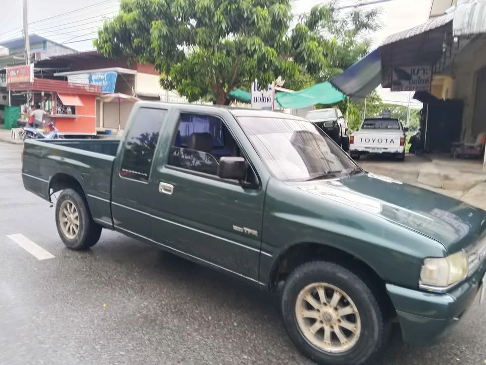 1993 Isuzu TFR III 2