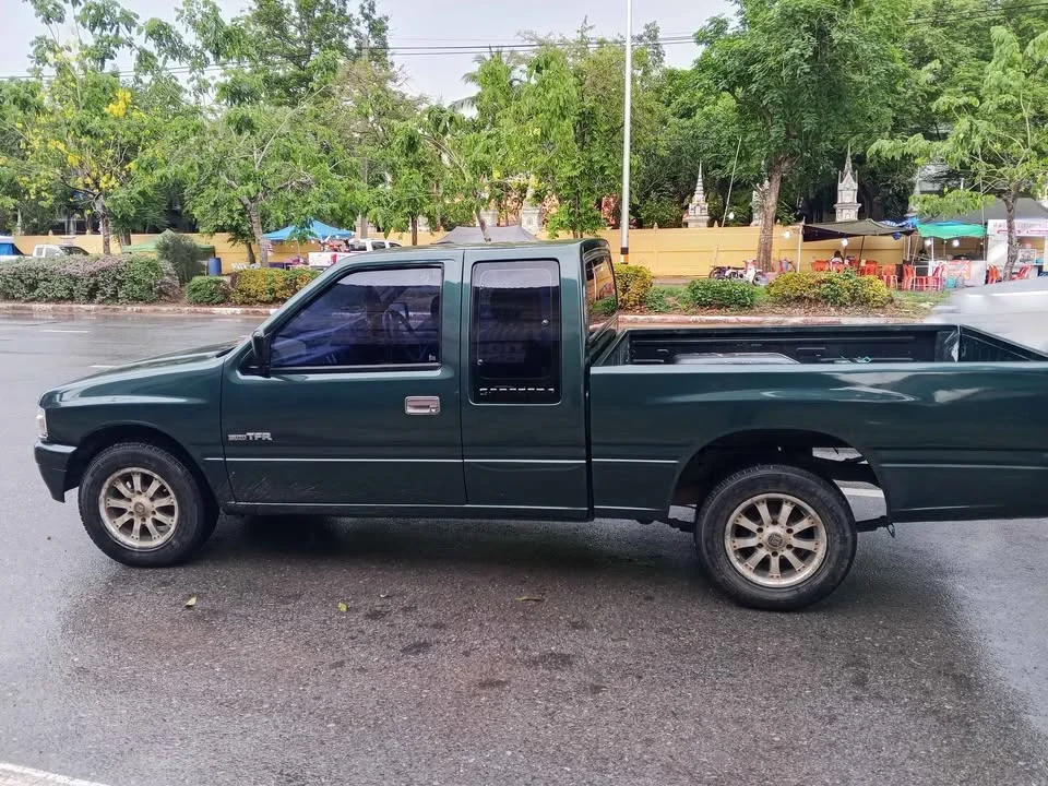 1993 Isuzu TFR III 3
