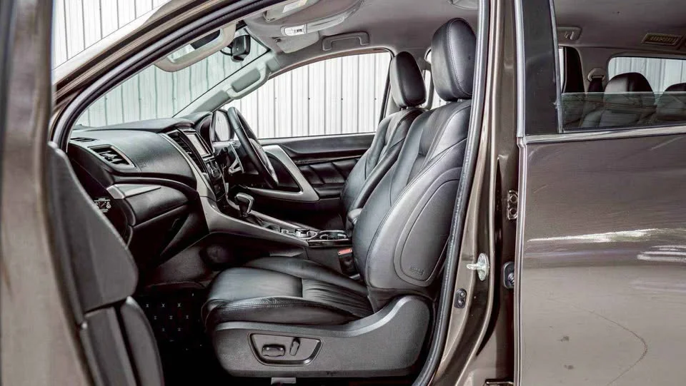 2016 Mitsubishi Pajero Sport III 2