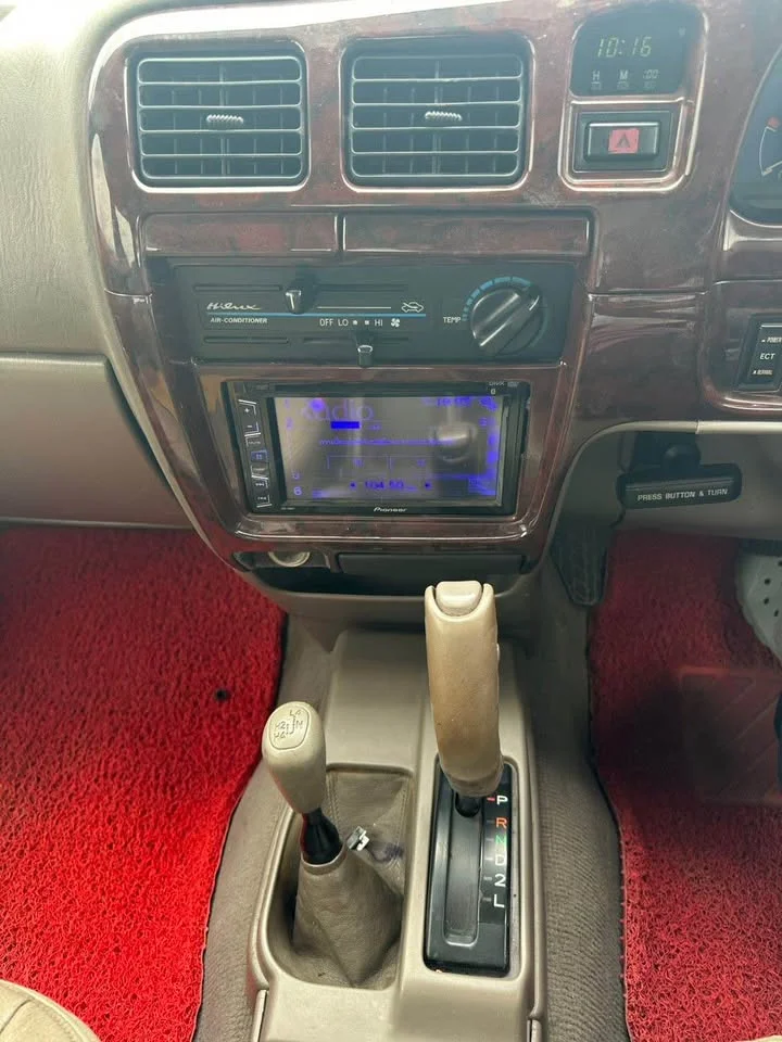 2003 Toyota Hilux Tiger VI 3