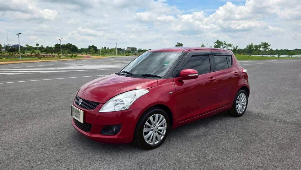 2013 Suzuki Swift II 2