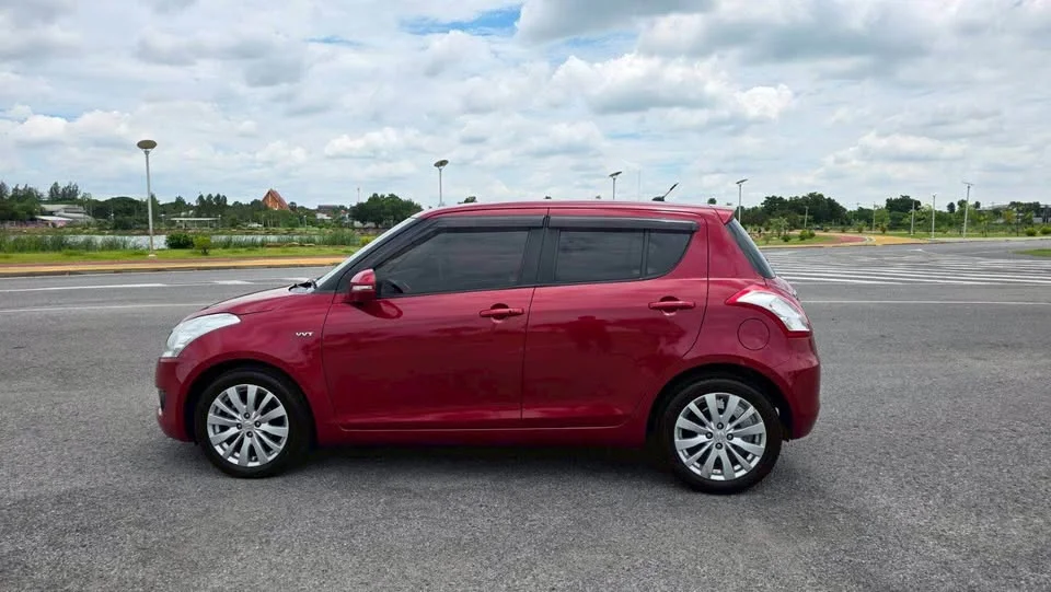 2013 Suzuki Swift II 3