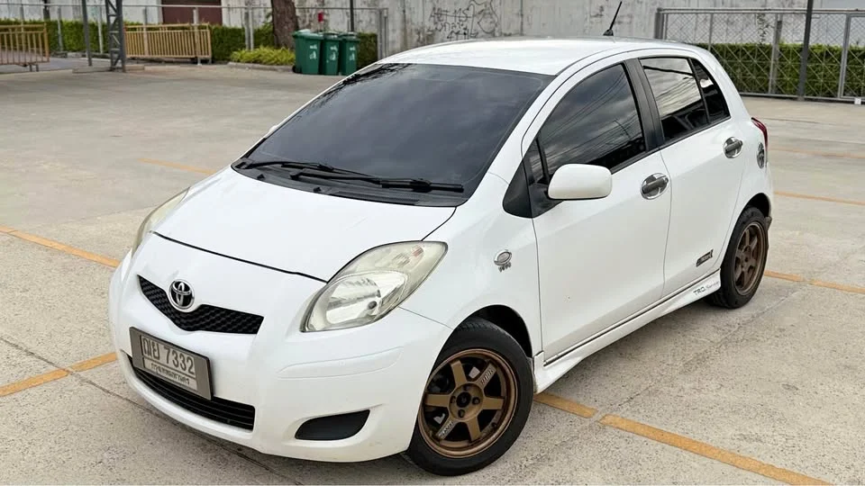 2010 Toyota Yaris II 3