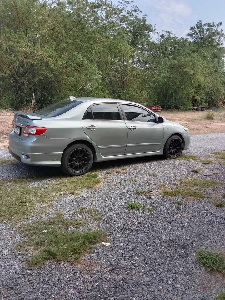 2011 Toyota Corolla Altis X (E140) 3