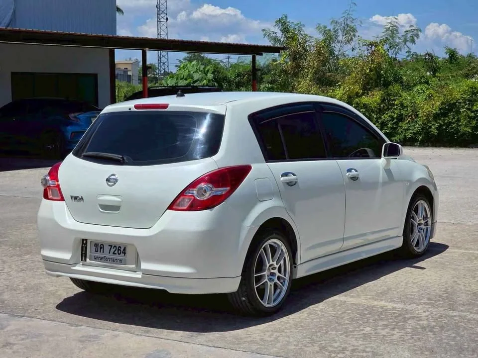 2010 Nissan Tiida I (C11) 3