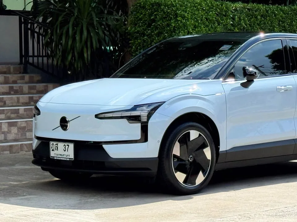 2024 Volvo EX30 I 3
