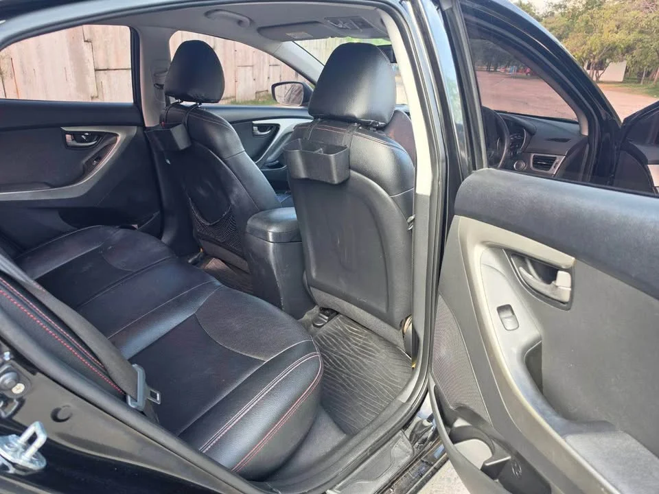 2011 Hyundai Elantra V 2