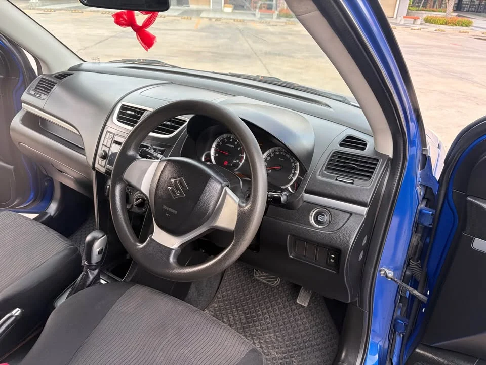 2012 Suzuki Swift II 3