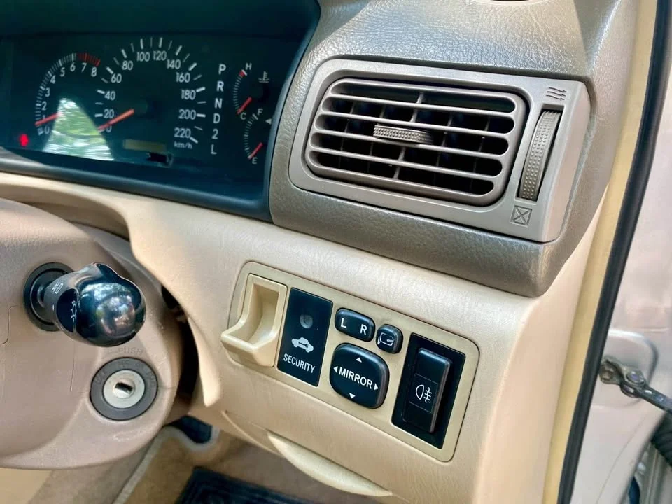 2004 Toyota Corolla Altis IX (E120) 3