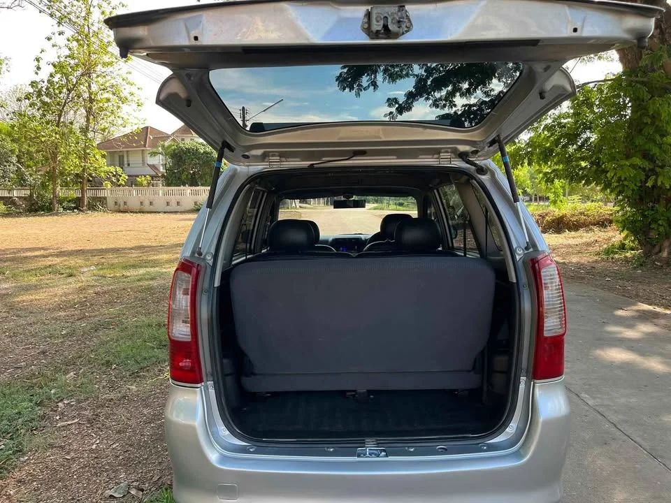 2004 Toyota Avanza I 3