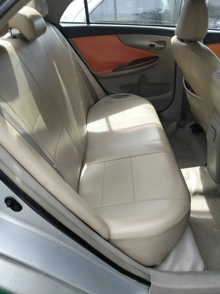 2012 Toyota Corolla Altis X (E140) 2