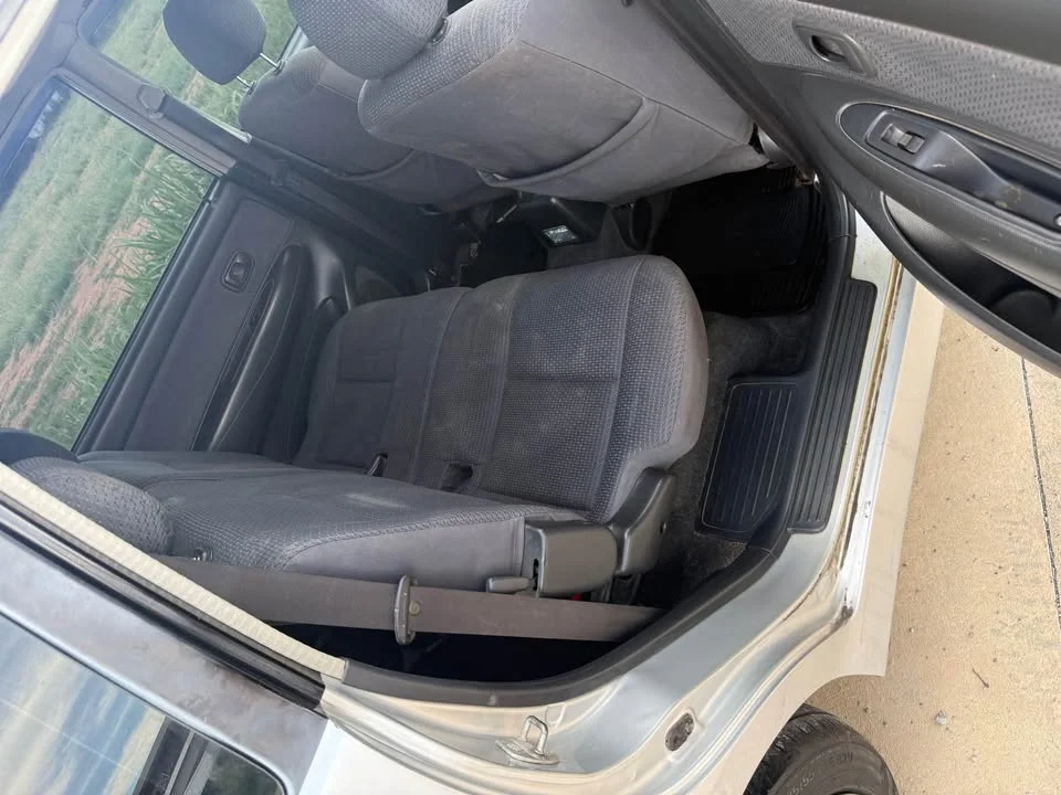 2005 Toyota Avanza I 3