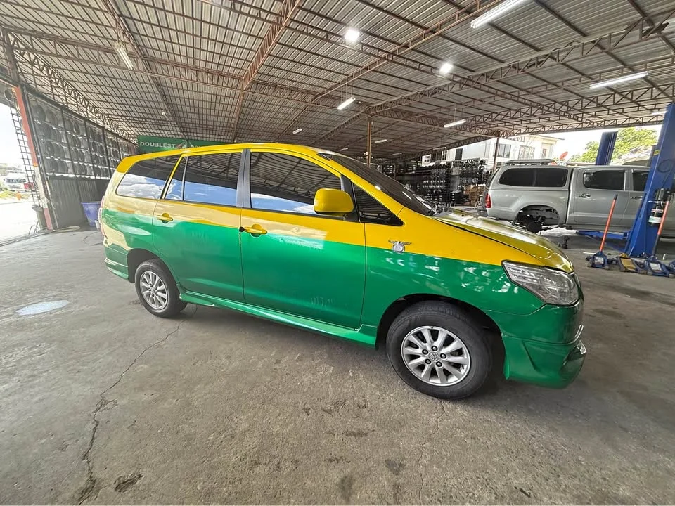 2012 Toyota Innova I 3